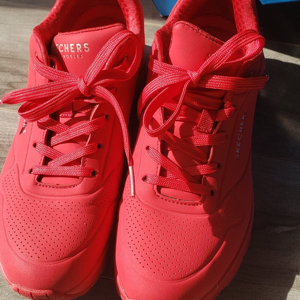 Skechers US8 Red Sneakers